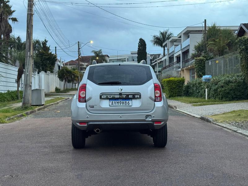 Renault Duster 2.0 D 4x2a - foto 6