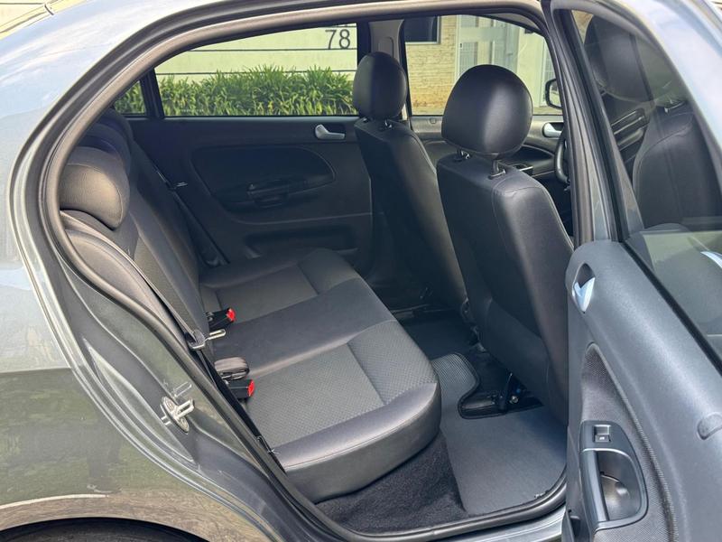 Volkswagen Voyage 1.6 MSI Flex 16V 4P Aut. - foto 18