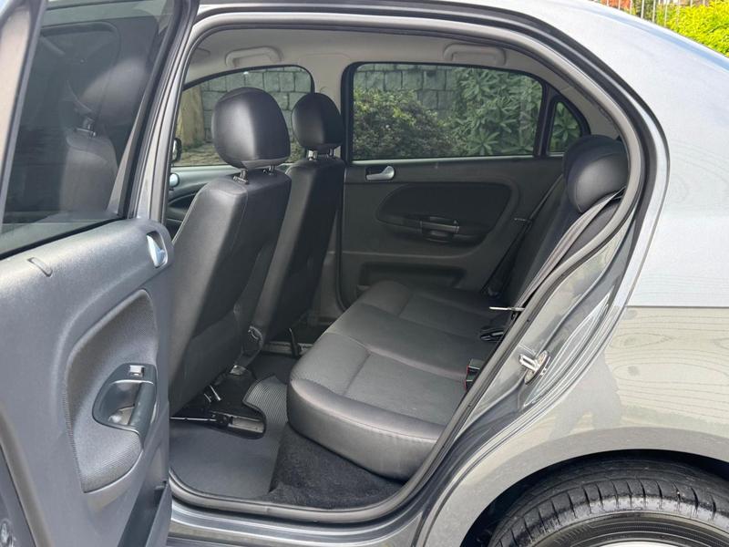 Volkswagen Voyage 1.6 MSI Flex 16V 4P Aut. - foto 19