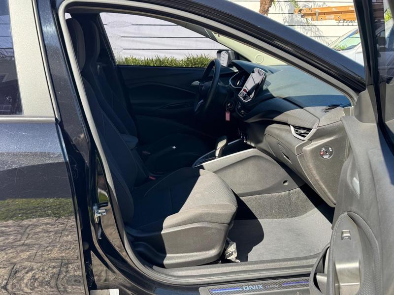 Chevrolet Onix Plus 10tat - foto 16