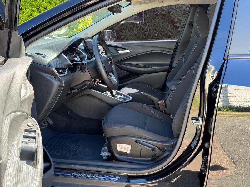 Chevrolet Onix Plus 10tat - foto 9