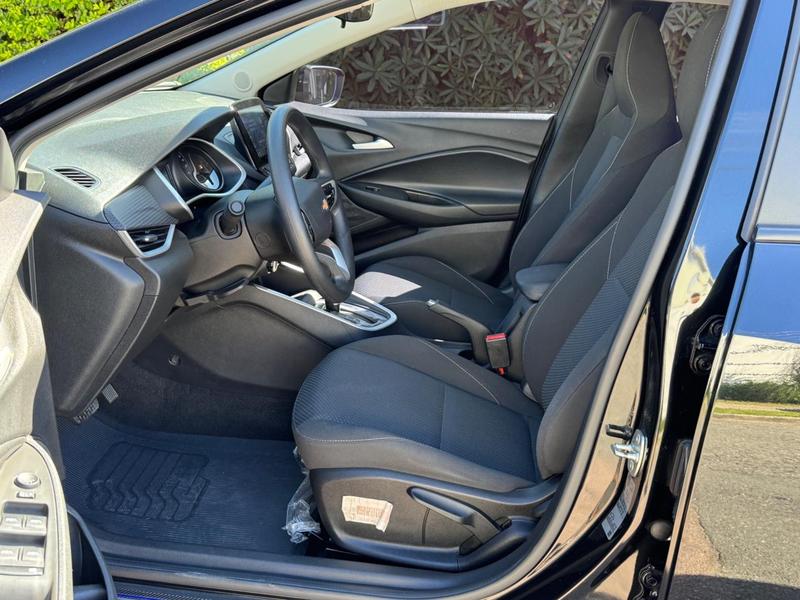 Chevrolet Onix Plus 10tat - foto 10