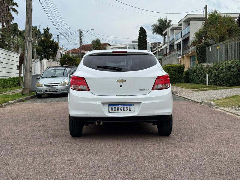 Chevrolet Onix 10mt LT - foto 6