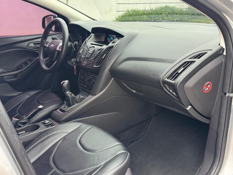 Ford Focus S 1.6 H - foto 13