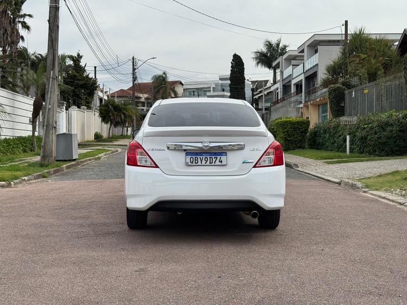 Nissan Versa 16sl CVT - foto 6