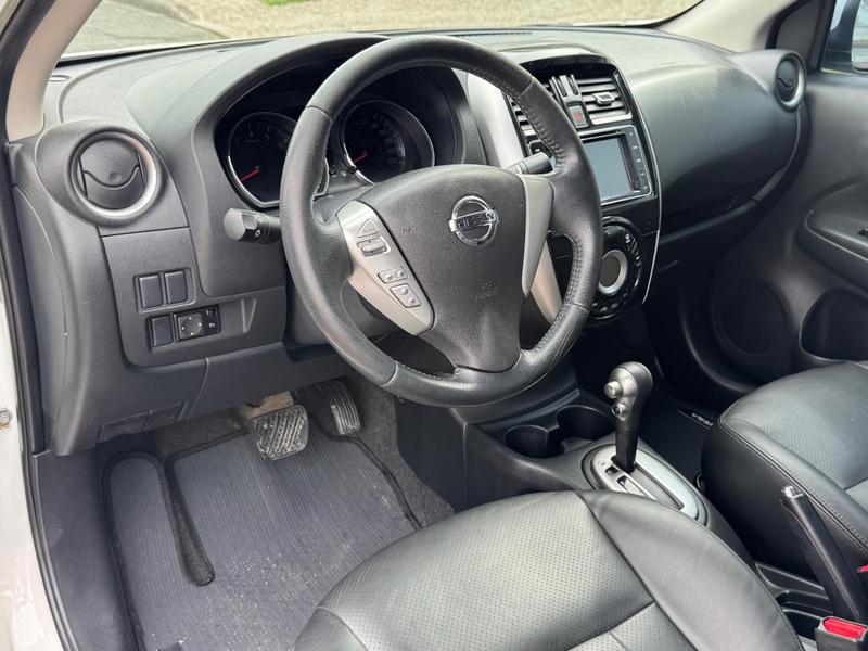 Nissan Versa 16sl CVT - foto 8