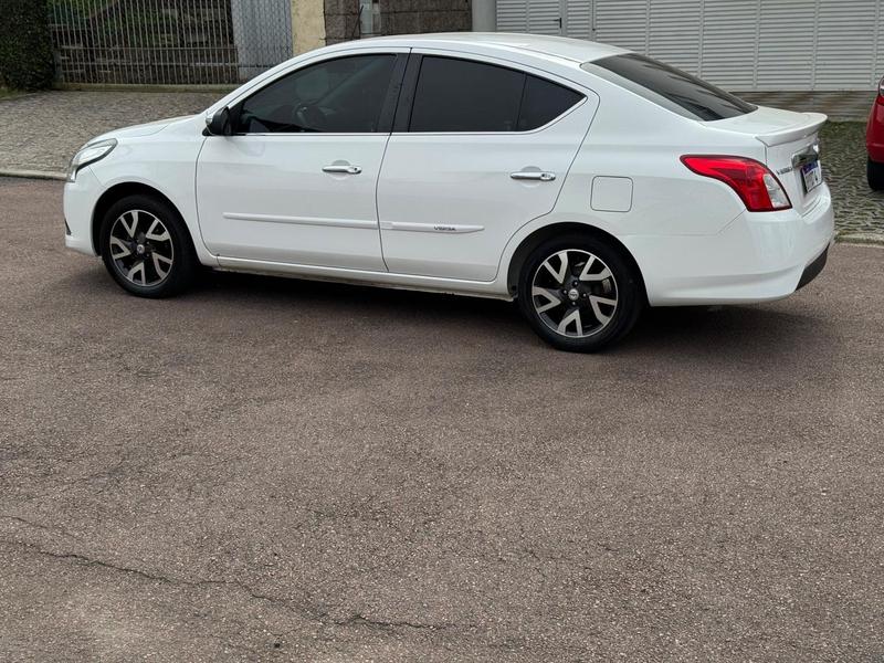 Nissan Versa 16sl CVT - foto 5