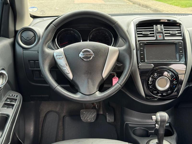Nissan Versa 16sl CVT - foto 12
