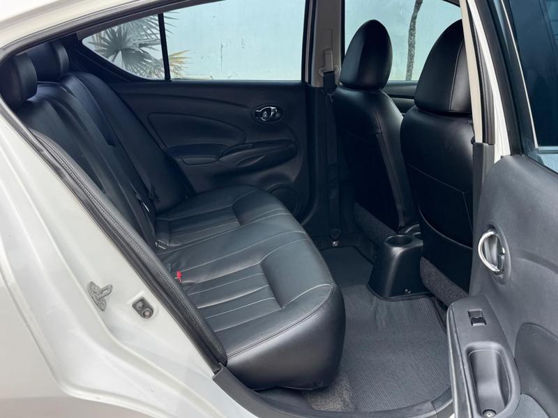 Nissan Versa 16sl CVT - foto 18