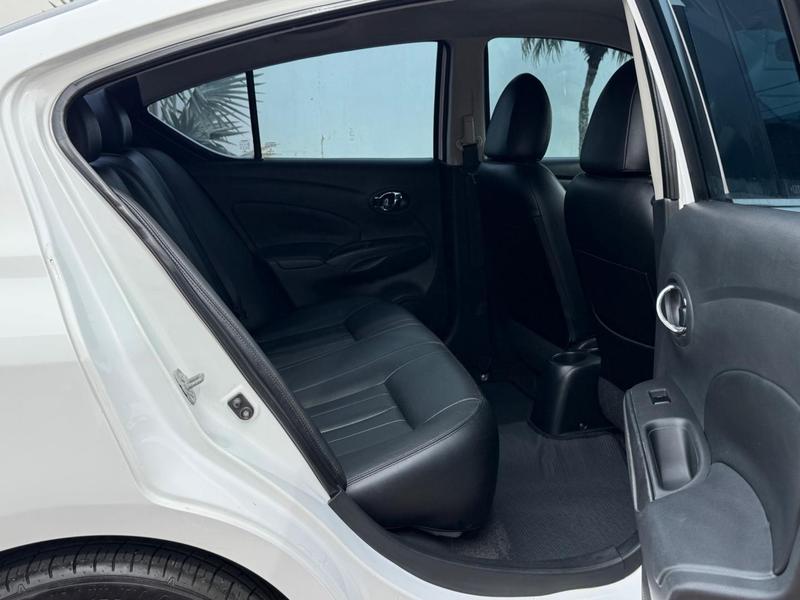 Nissan Versa 16sl CVT - foto 17
