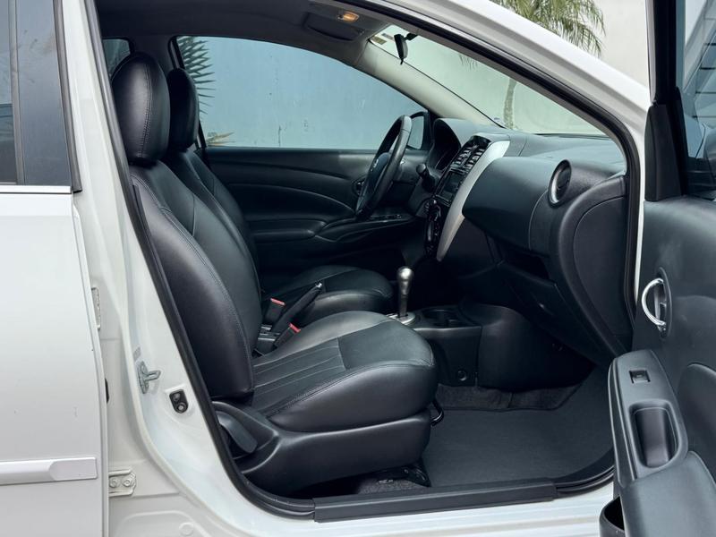 Nissan Versa 16sl CVT - foto 15