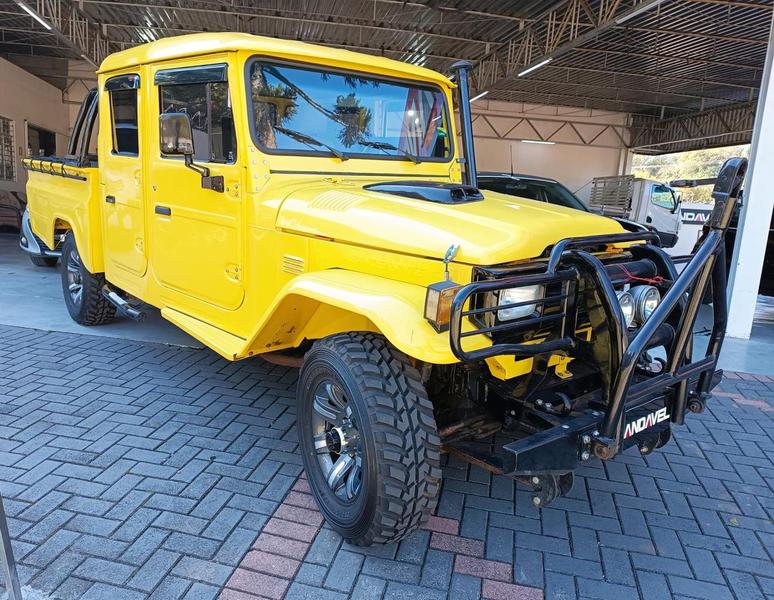 TOYOTA BANDEIRANTE PICAPE 4X4 BJ55LP-2BL4(C.DUPLA) 4P
