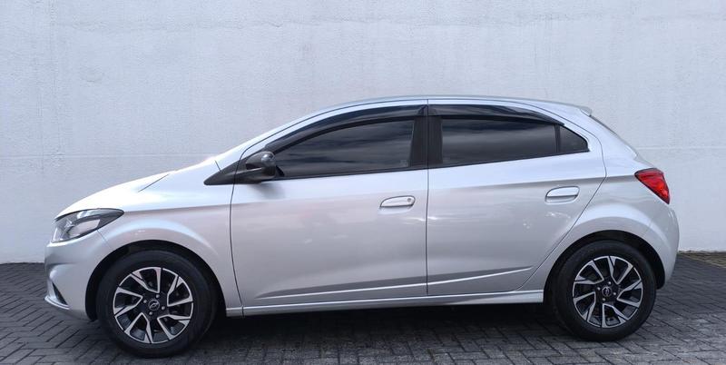 Chevrolet Onix Joy Hatch 1.0 8V Black Edition Flex Mec - foto 3