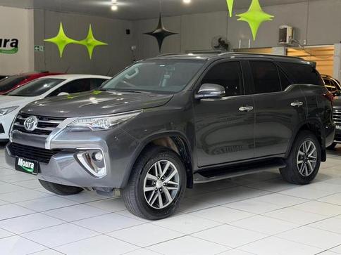 TOYOTA HILUX SW4 SRX 4X4 2.8 TB 4P DIESEL