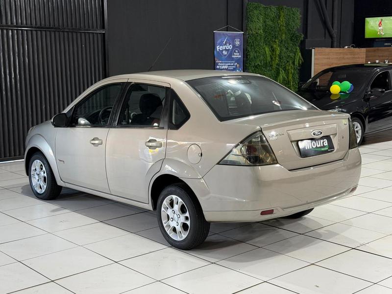 Ford Fiesta Sedan 1.0 8V Flex 4P - foto 3