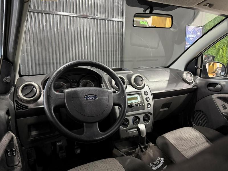 Ford Fiesta Sedan 1.0 8V Flex 4P - foto 5