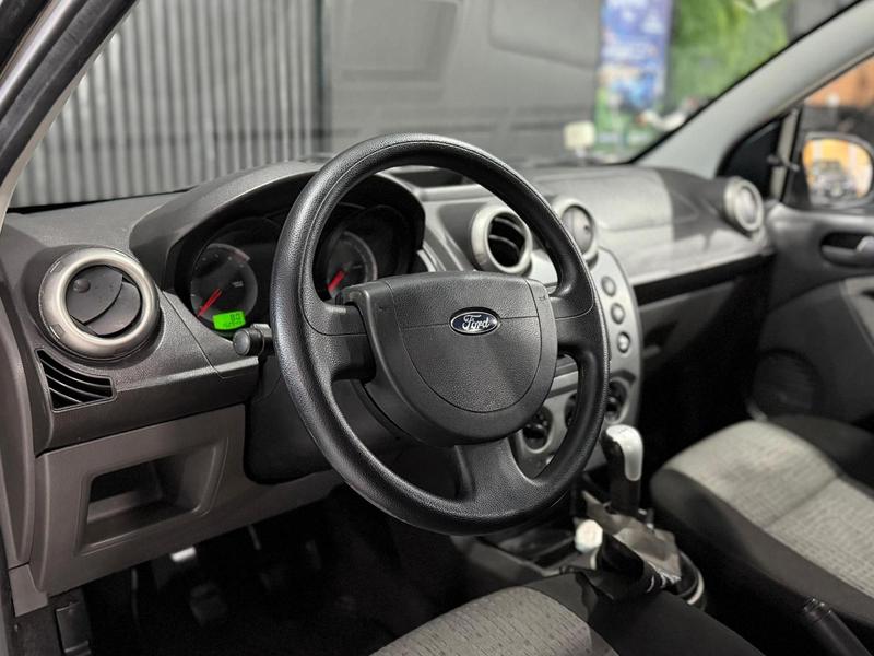 Ford Fiesta Sedan 1.0 8V Flex 4P - foto 6