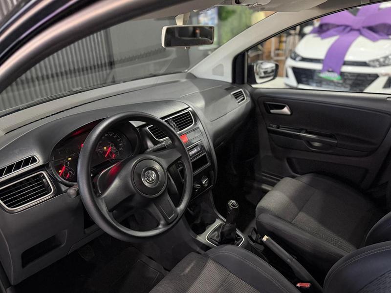 Volkswagen Fox 1.0 Mi 8V Total Flex 4P - foto 4