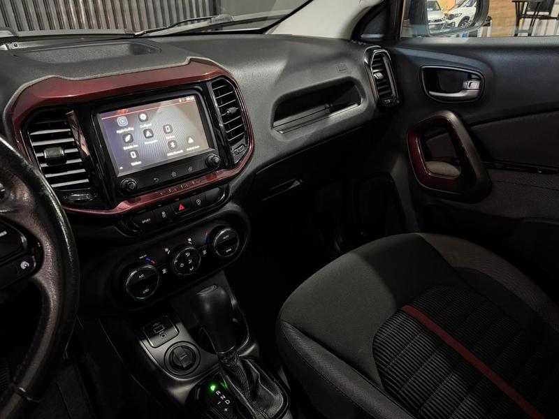 Fiat Toro Freedom 1.8 - foto 8