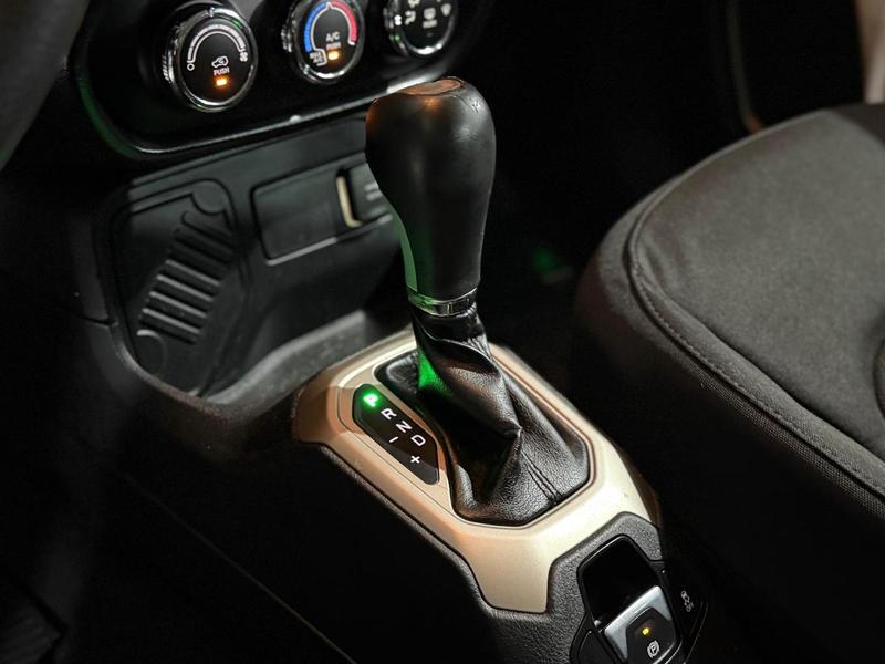 Jeep Renegade Sport 1.8 4X2 Flex 16V Mec. - foto 6