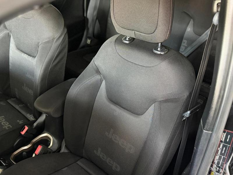 Jeep Renegade Sport 1.8 4X2 Flex 16V Mec. - foto 8