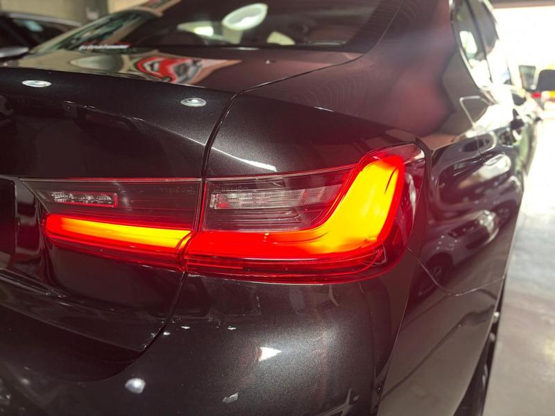 BMW 320i M Sport Flex - foto 9