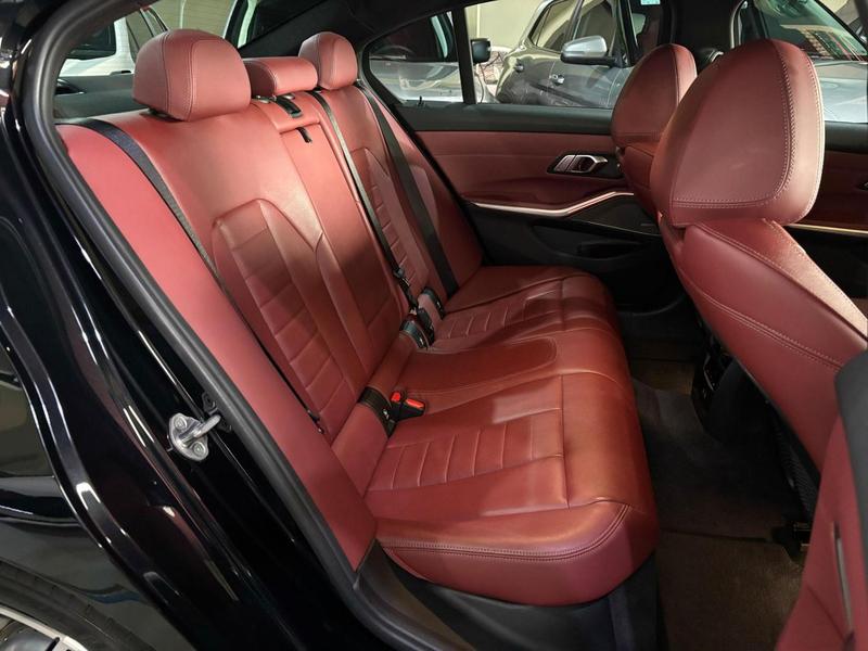 BMW 320i M Sport Flex - foto 12