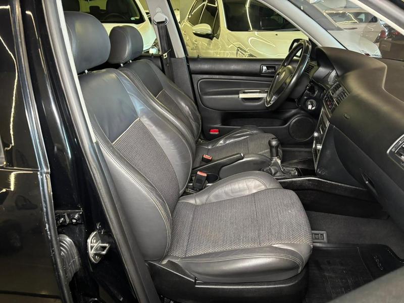Volkswagen Golf 1.6 Sportline - foto 10