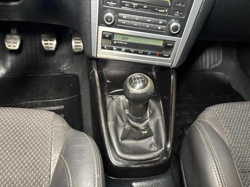 Volkswagen Golf 1.6 Sportline - foto 12