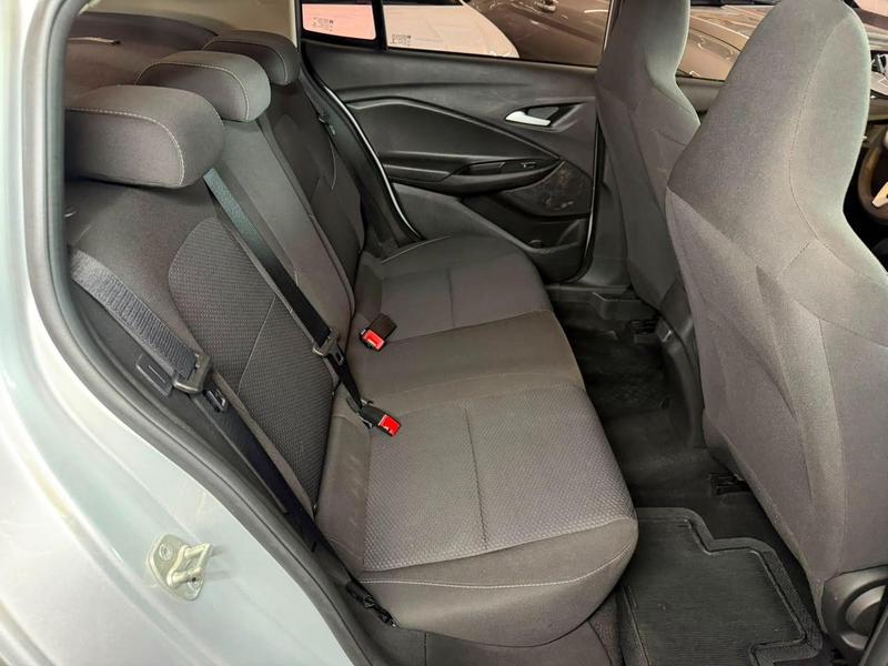 Chevrolet Onix Plus 10tat - foto 10