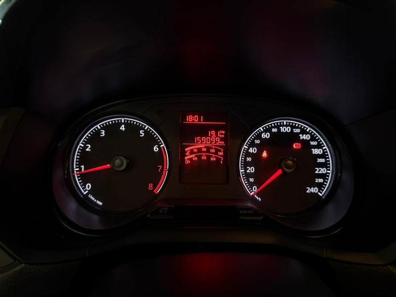 Volkswagen Voyage 16l - foto 13