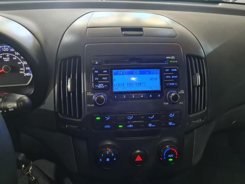 Hyundai i30 2.0 16V 145cv 5P Aut. - foto 9