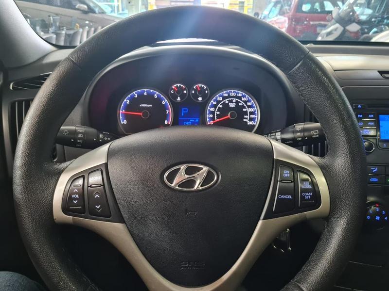 Hyundai i30 2.0 16V 145cv 5P Aut. - foto 8