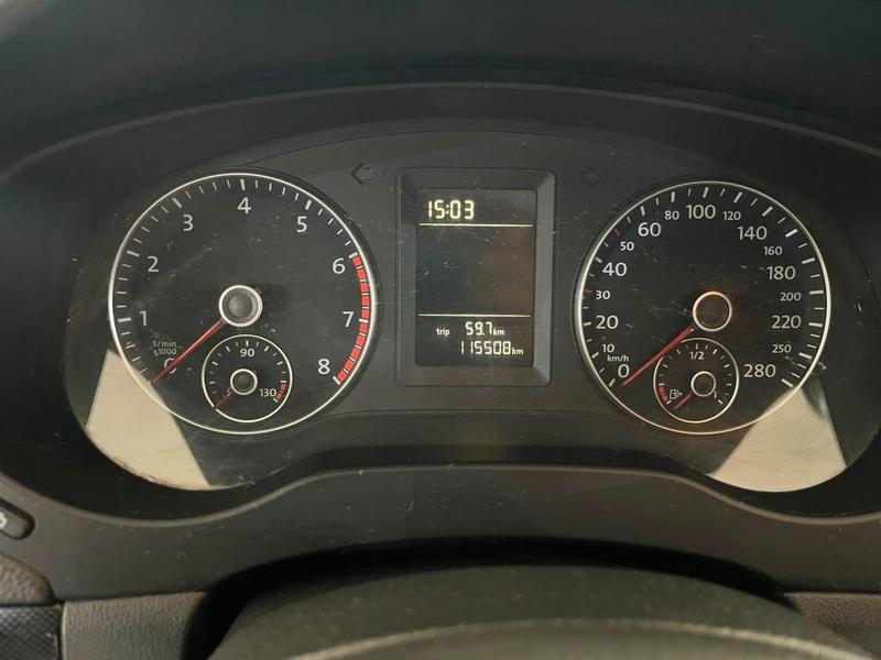 Volkswagen Jetta 2.0 - foto 11