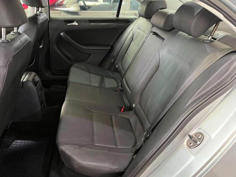 Volkswagen Jetta 2.0 - foto 12