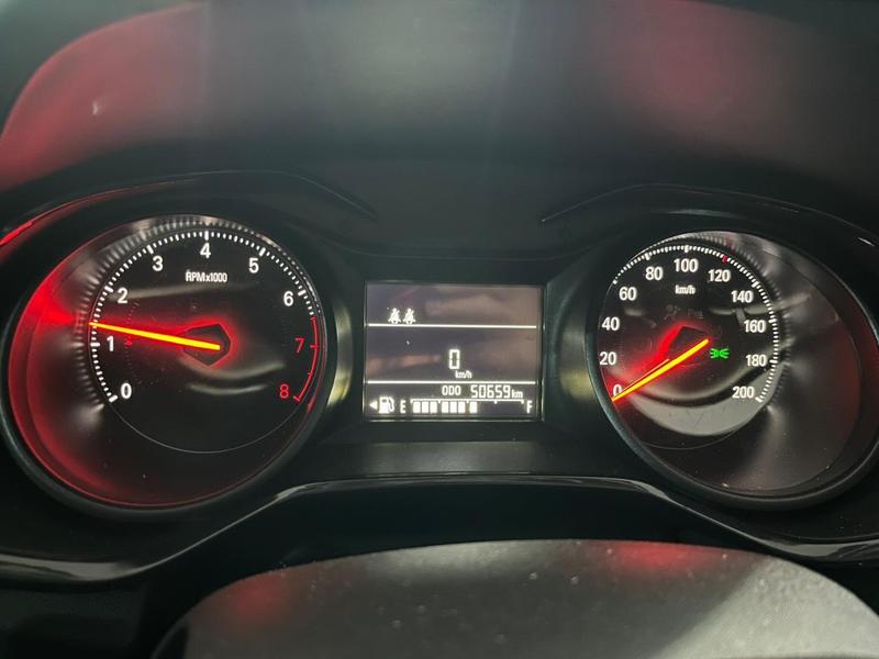 Chevrolet Onix 10mt Hb - foto 8