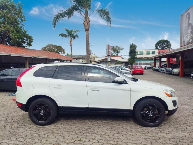 Volvo XC60 2.0 T5 Dyna - foto 3