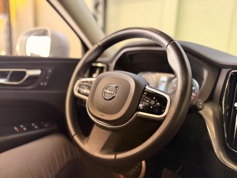 Volvo XC60 2.0 T5 Mom - foto 19