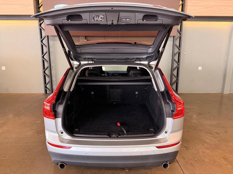 Volvo XC60 2.0 T5 Mom - foto 7
