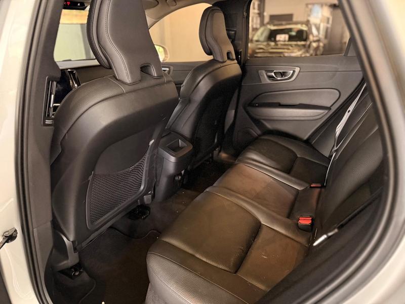 Volvo XC60 2.0 T5 Mom - foto 10