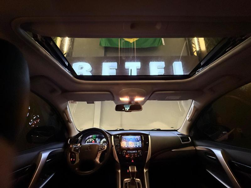 Mitsubishi Pajero Sport Hpe 2.4 4X4 Diesel Aut. - foto 13
