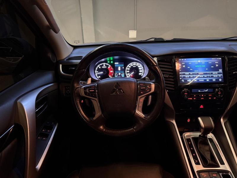 Mitsubishi Pajero Sport Hpe 2.4 4X4 Diesel Aut. - foto 14