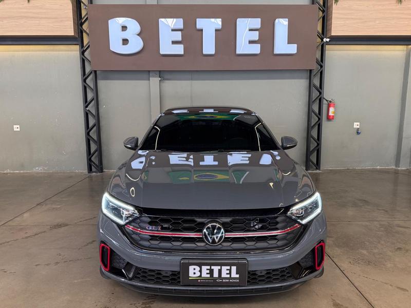 Volkswagen Jetta GLi - foto 2