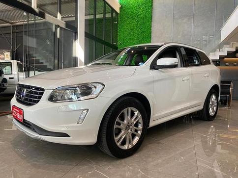 VOLVO XC60 2.0 T5 MOM
