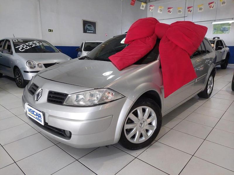 RENAULT MEGANE GRAND TOUR DYNAMIQUE 1.6 16V(HI-FLEX) 4P