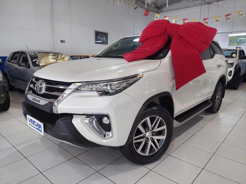 TOYOTA HILUX SW4 SRX 4X4 2.8 TDI 16V DIES. AUT.