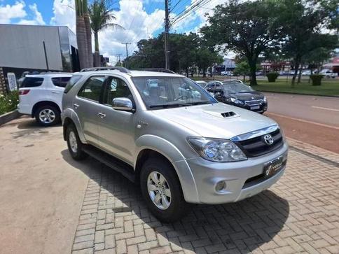TOYOTA HILUX SW4 SRV 4X4 AUTOMATICO 7 LUGARES