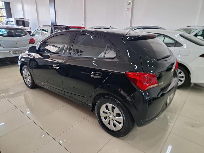 Chevrolet Onix Hatch LT 1.0 8V Flexpower 5P Mec. - foto 4