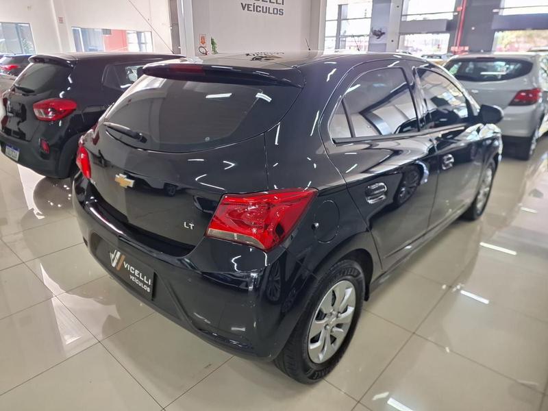 Chevrolet Onix Hatch LT 1.0 8V Flexpower 5P Mec. - foto 6
