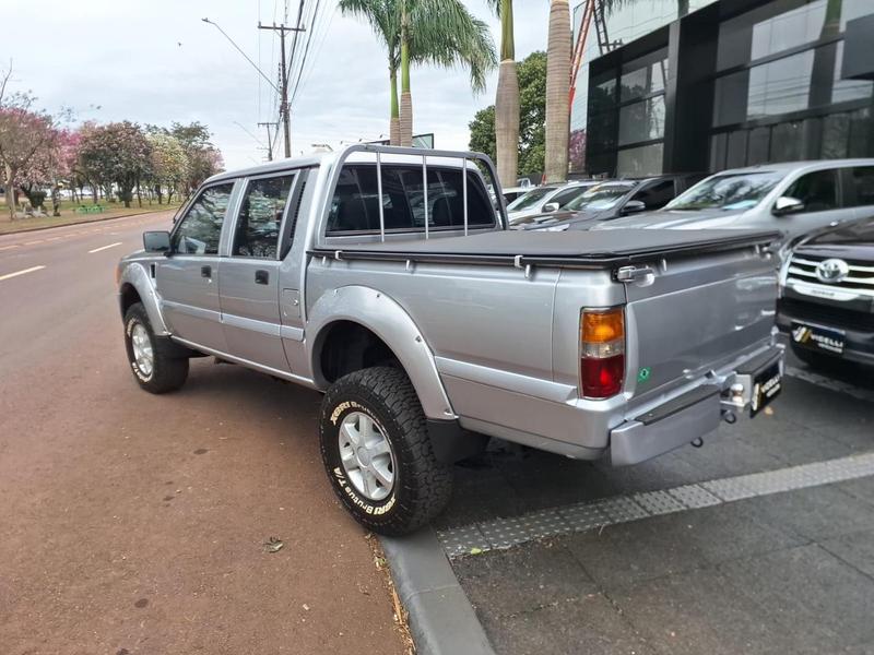 Mitsubishi L200 - foto 5